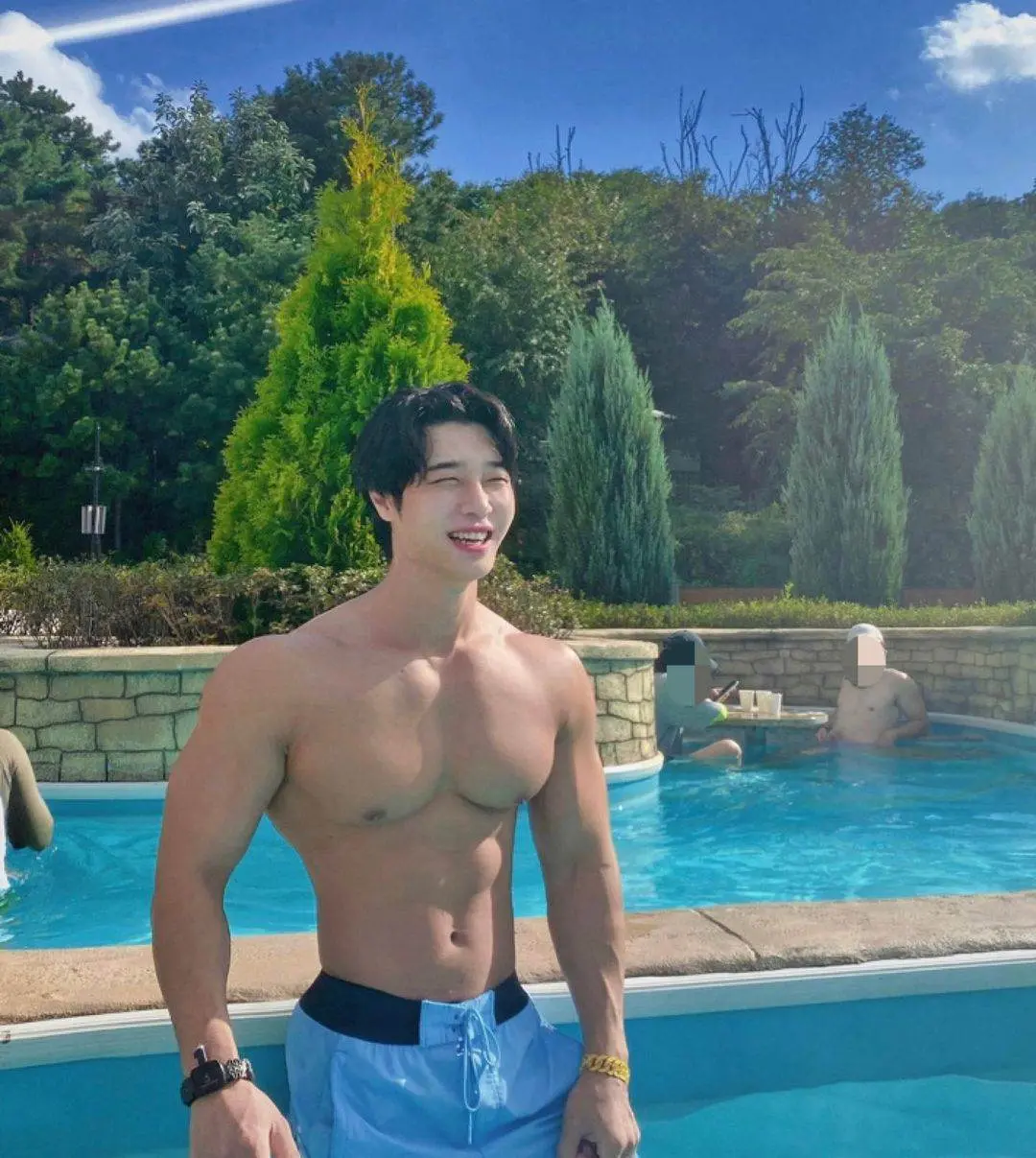 หล่อล่ำงานดี