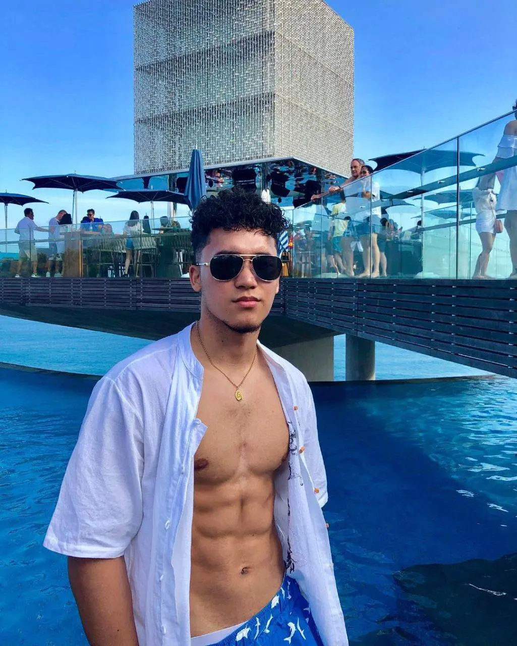 หล่อล่ำงานดี