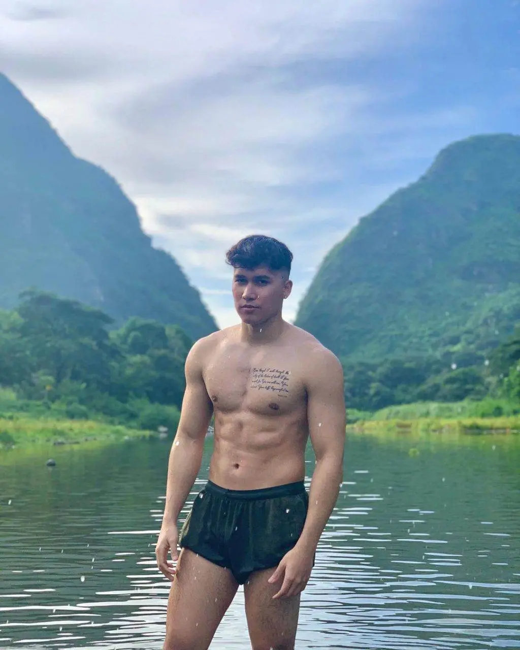 หล่อล่ำงานดี