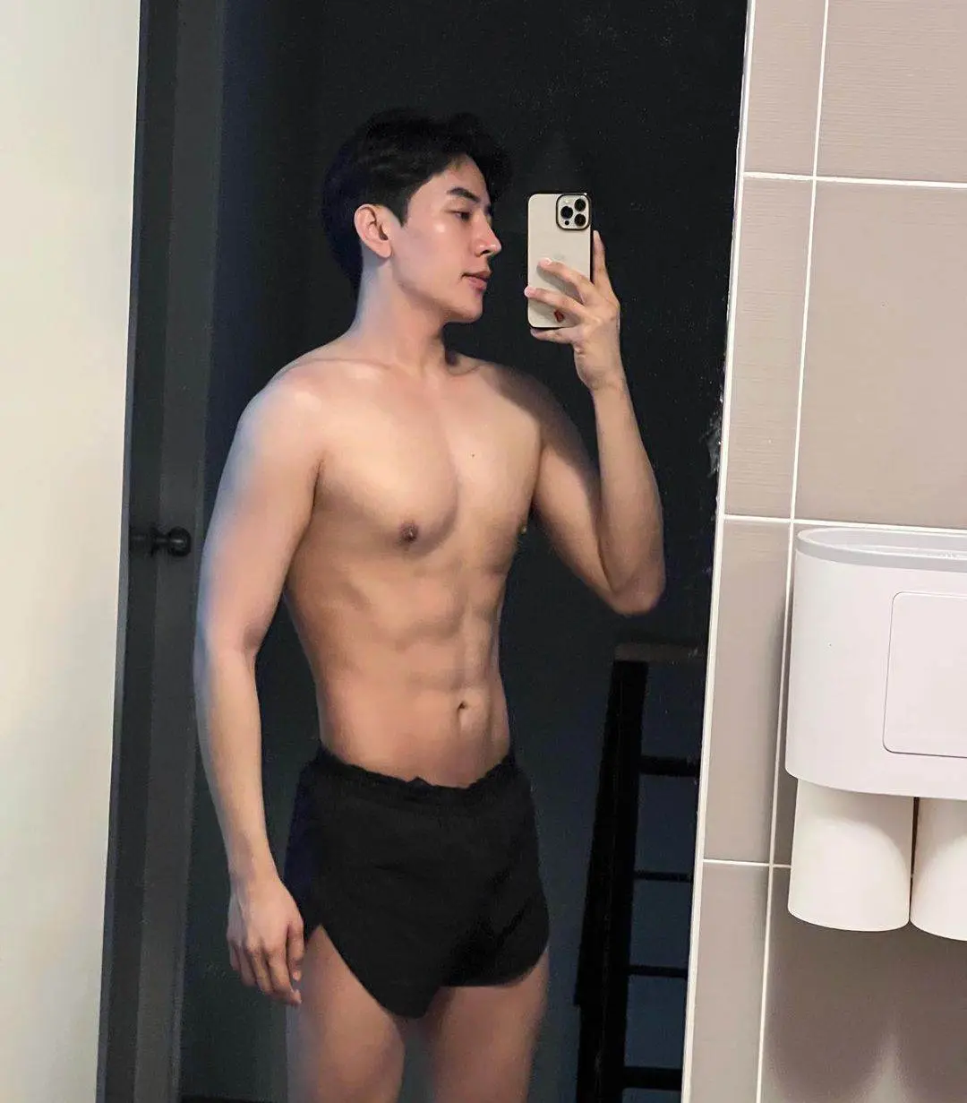หล่อทุกคนเลยจ้า