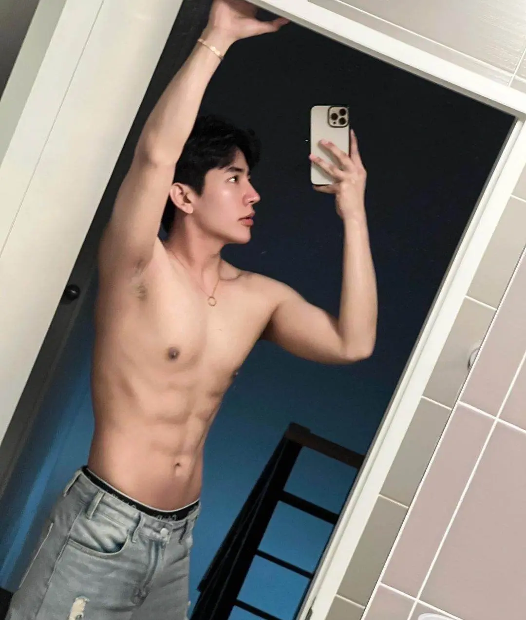 หล่อทุกคนเลยจ้า