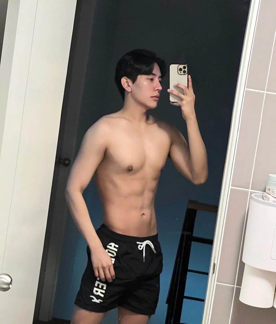 หล่อทุกคนเลยจ้า