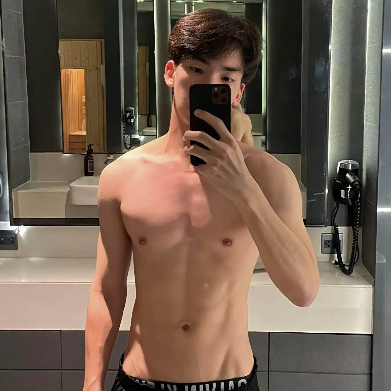 หล่อทุกคนเลยจ้า