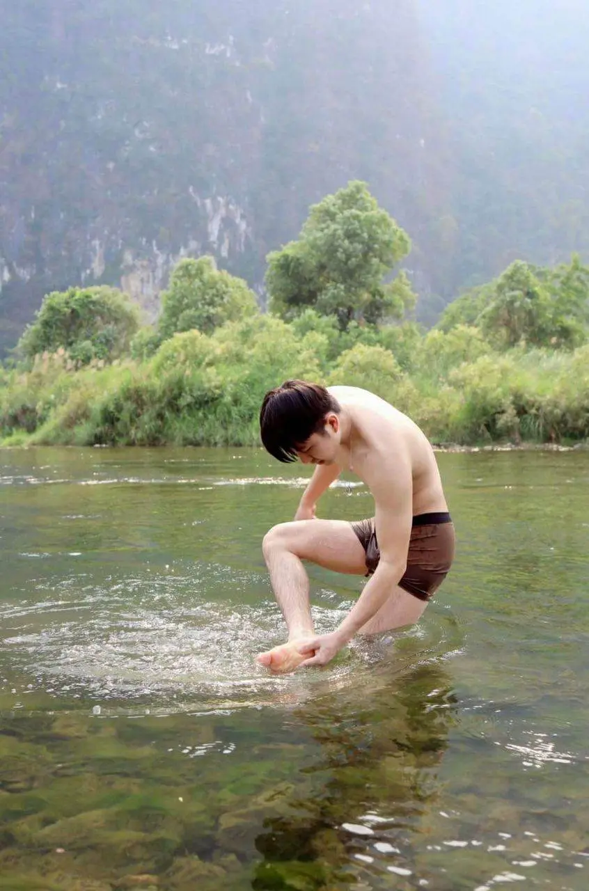 Win หนุ่มหล่อใสๆไฮโซจากลาว