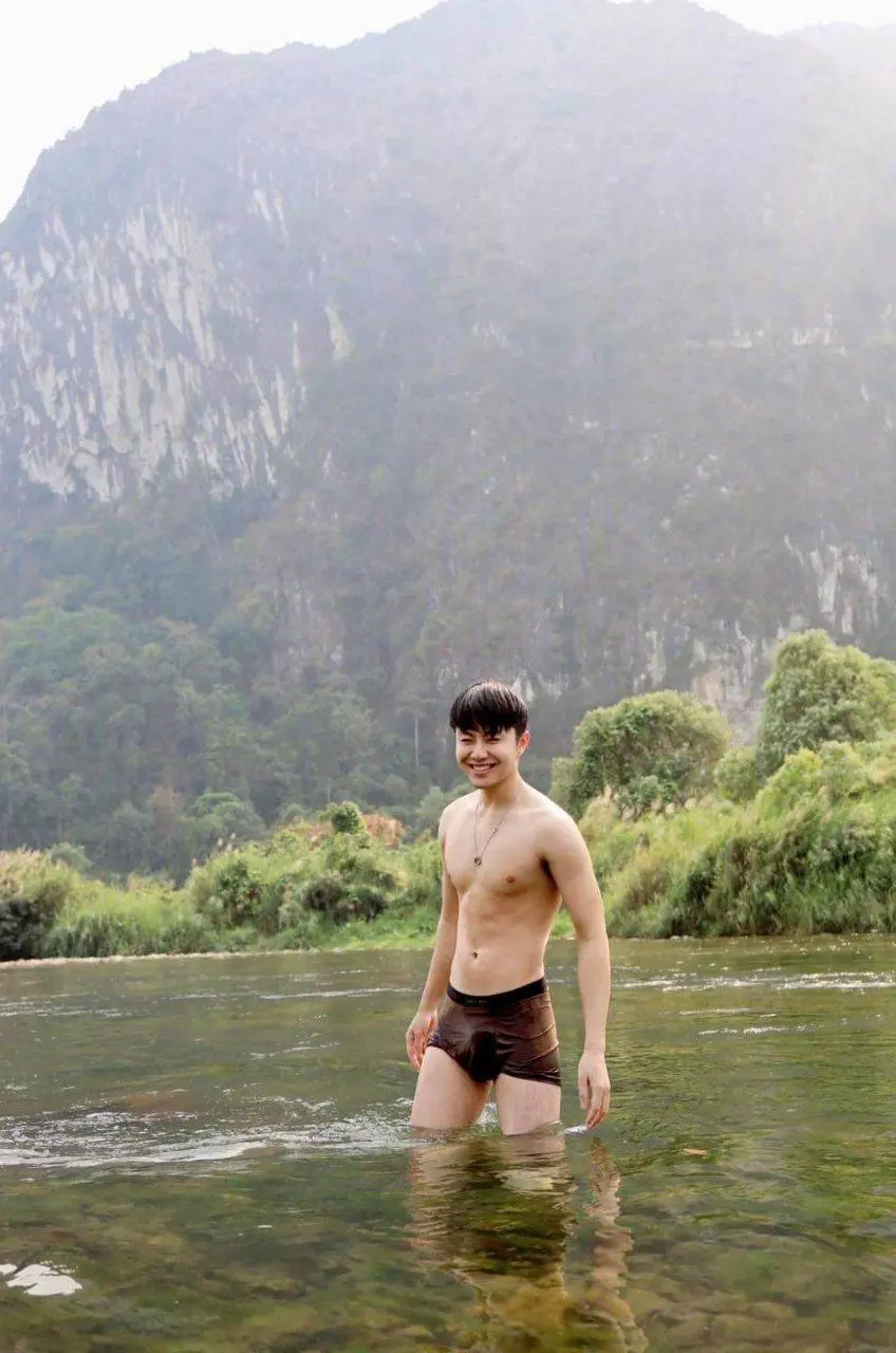 Win หนุ่มหล่อใสๆไฮโซจากลาว
