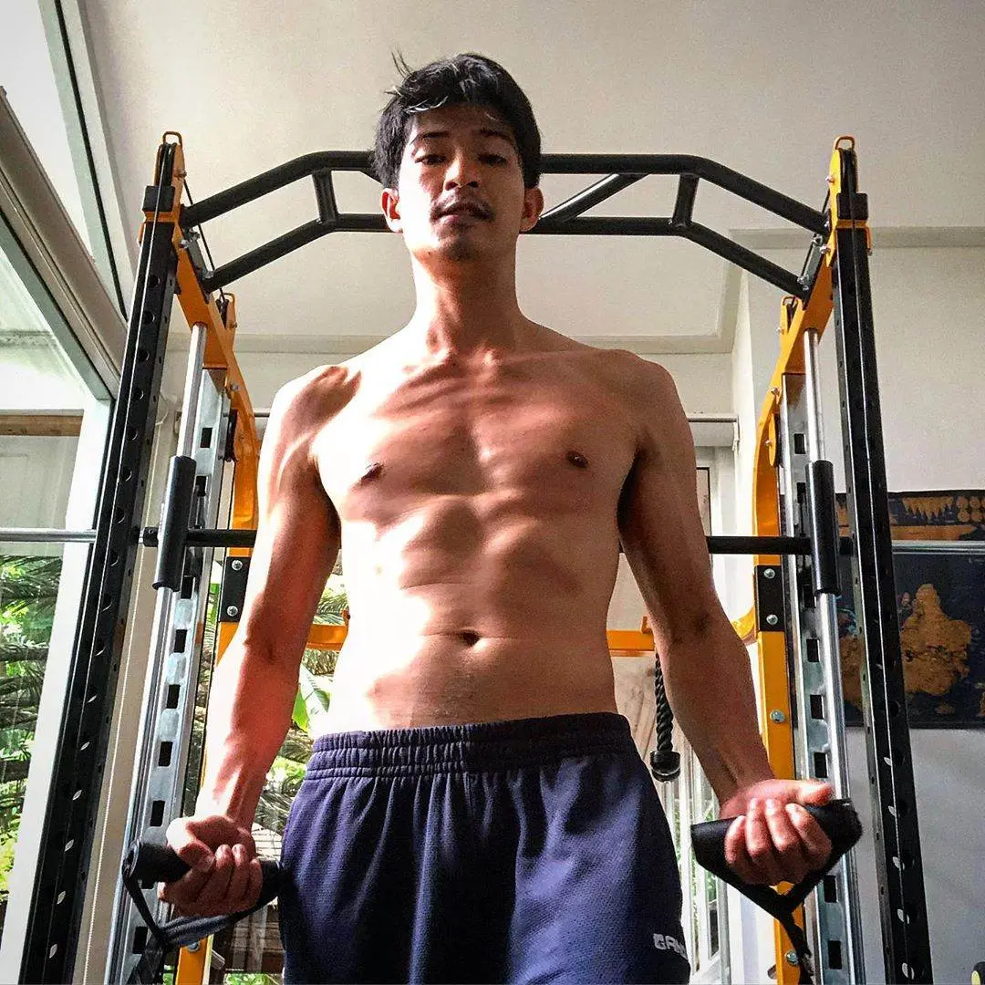 หิวตูมมมมดูมๆ