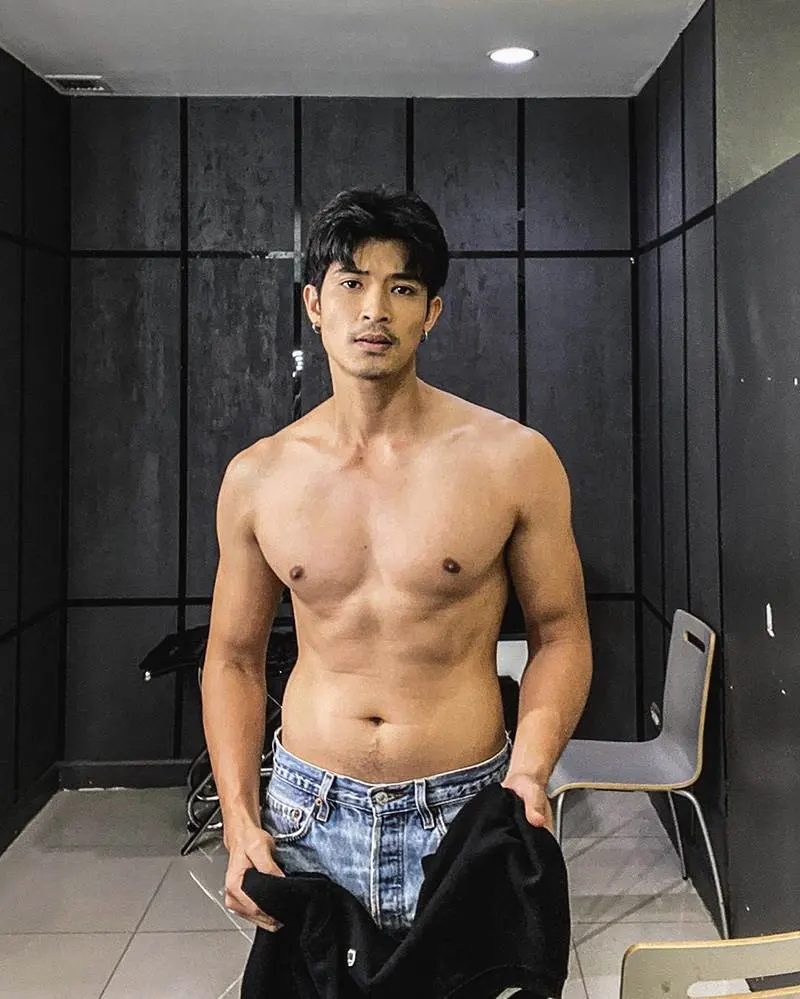 หิวตูมมมมดูมๆ