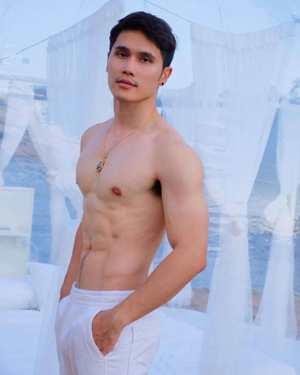 ผัวยั่วจัง