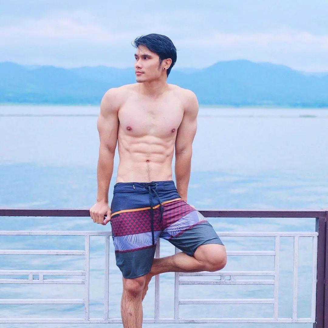 ผัวยั่วจัง