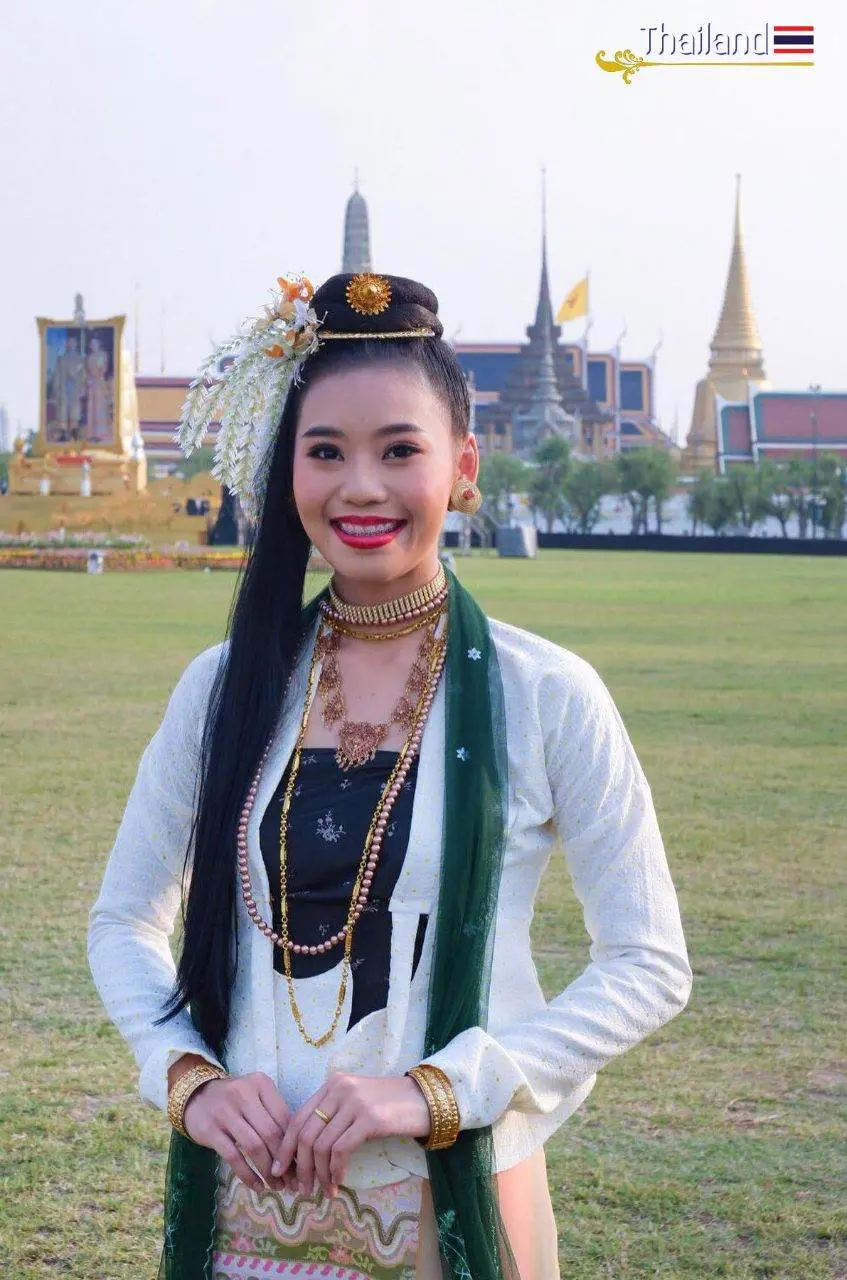 Burmese Dance on Thai Stage | THAILAND 🇹🇭