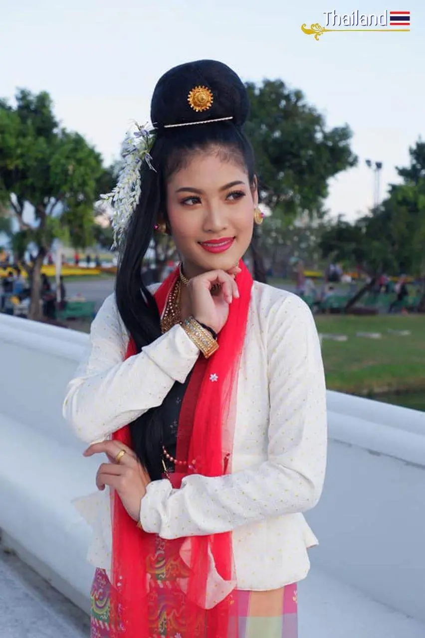 Burmese Dance on Thai Stage | THAILAND 🇹🇭