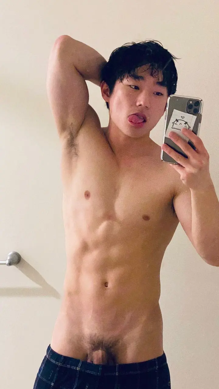 ส่องความแซบหนุ่มตี๋คนนี้