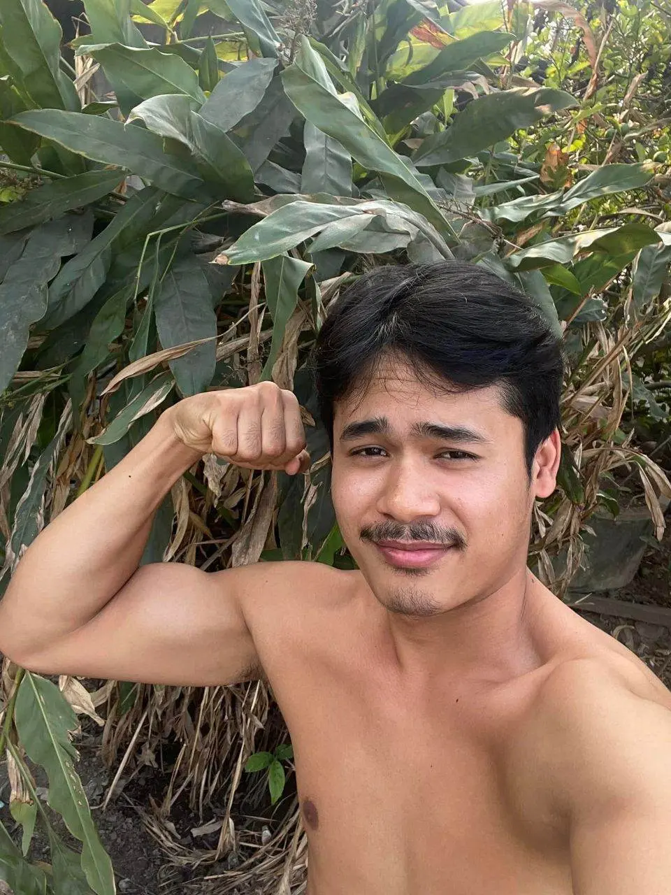 ร่านรักผัว