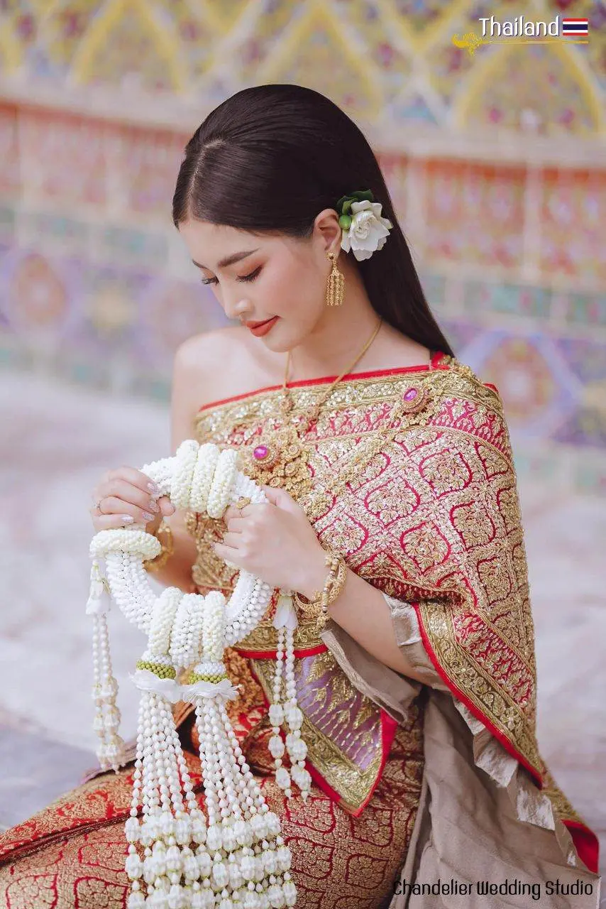 THAI CHAKKRAPHAT DRESS: Thai national costume | THAILAND 🇹🇭