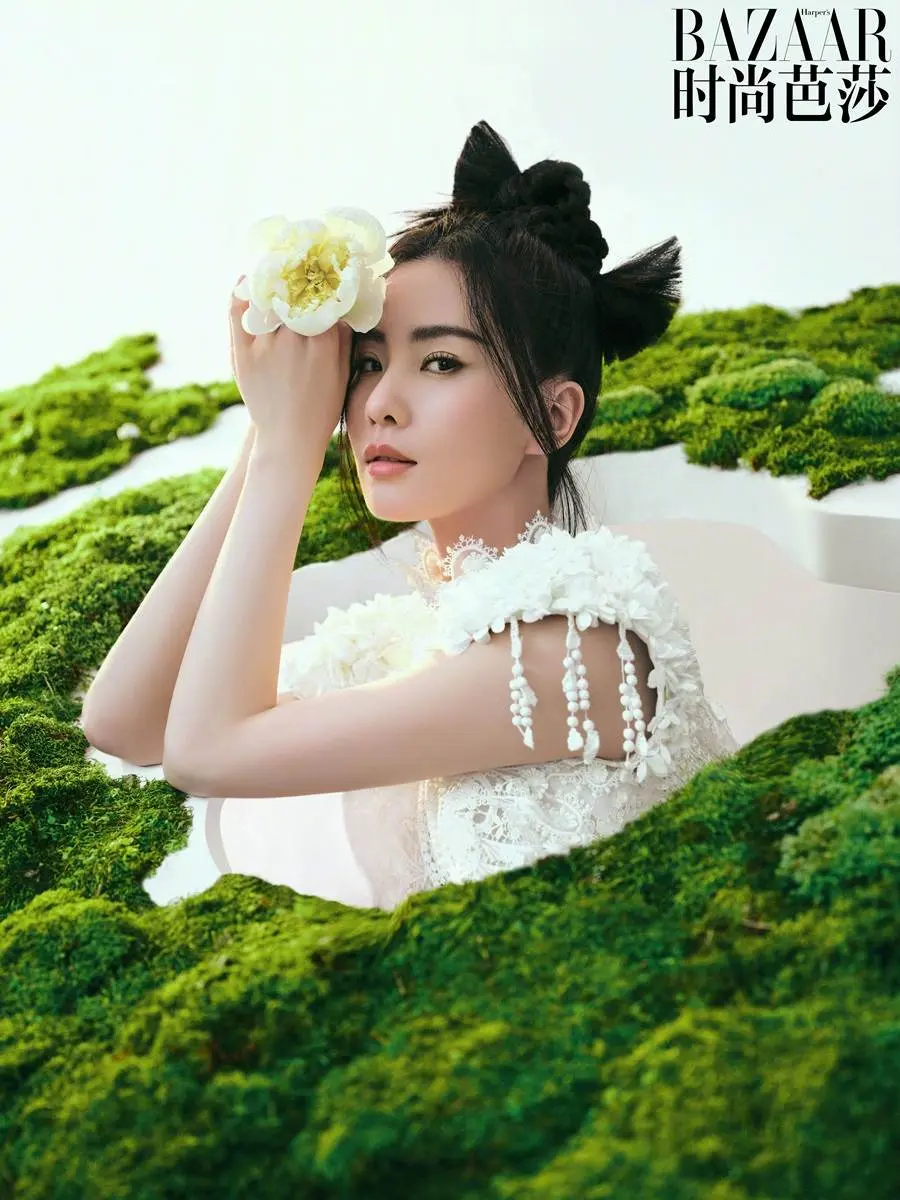 Liu Shishi @ Harper's BAZAAR China April 2023