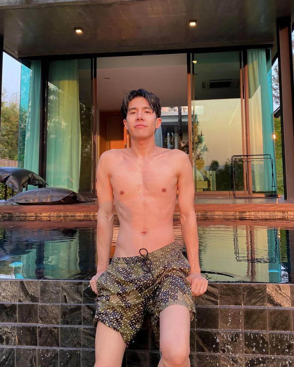 วารีดำเนินมาก