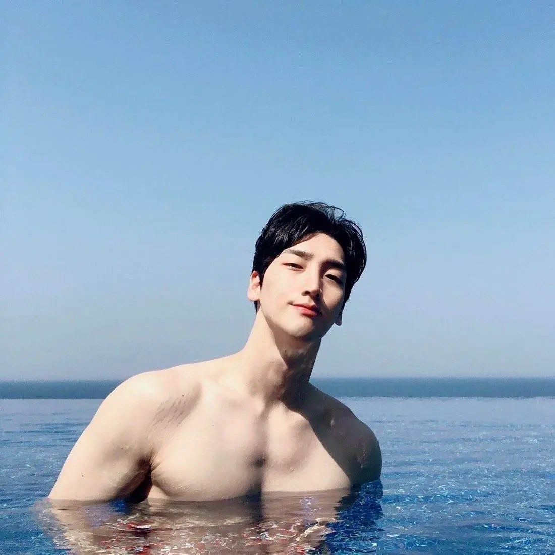 วารีแตกกระจาย