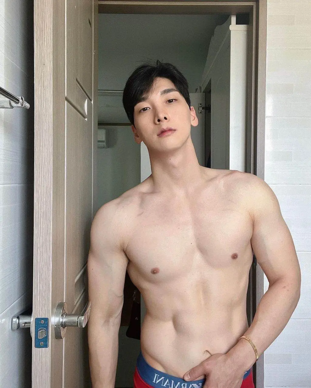 วารีแตกกระจาย