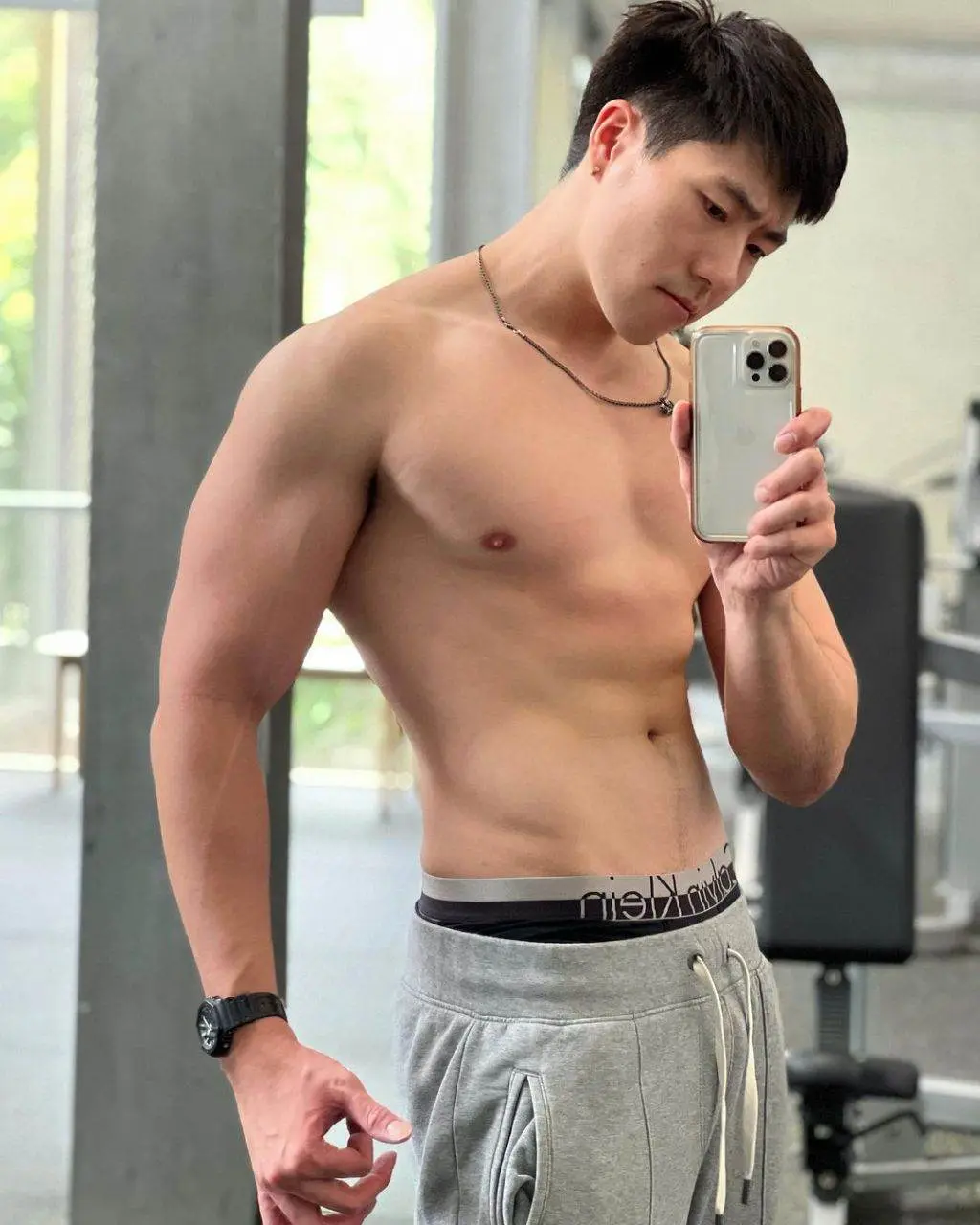วารีแตกกระจาย