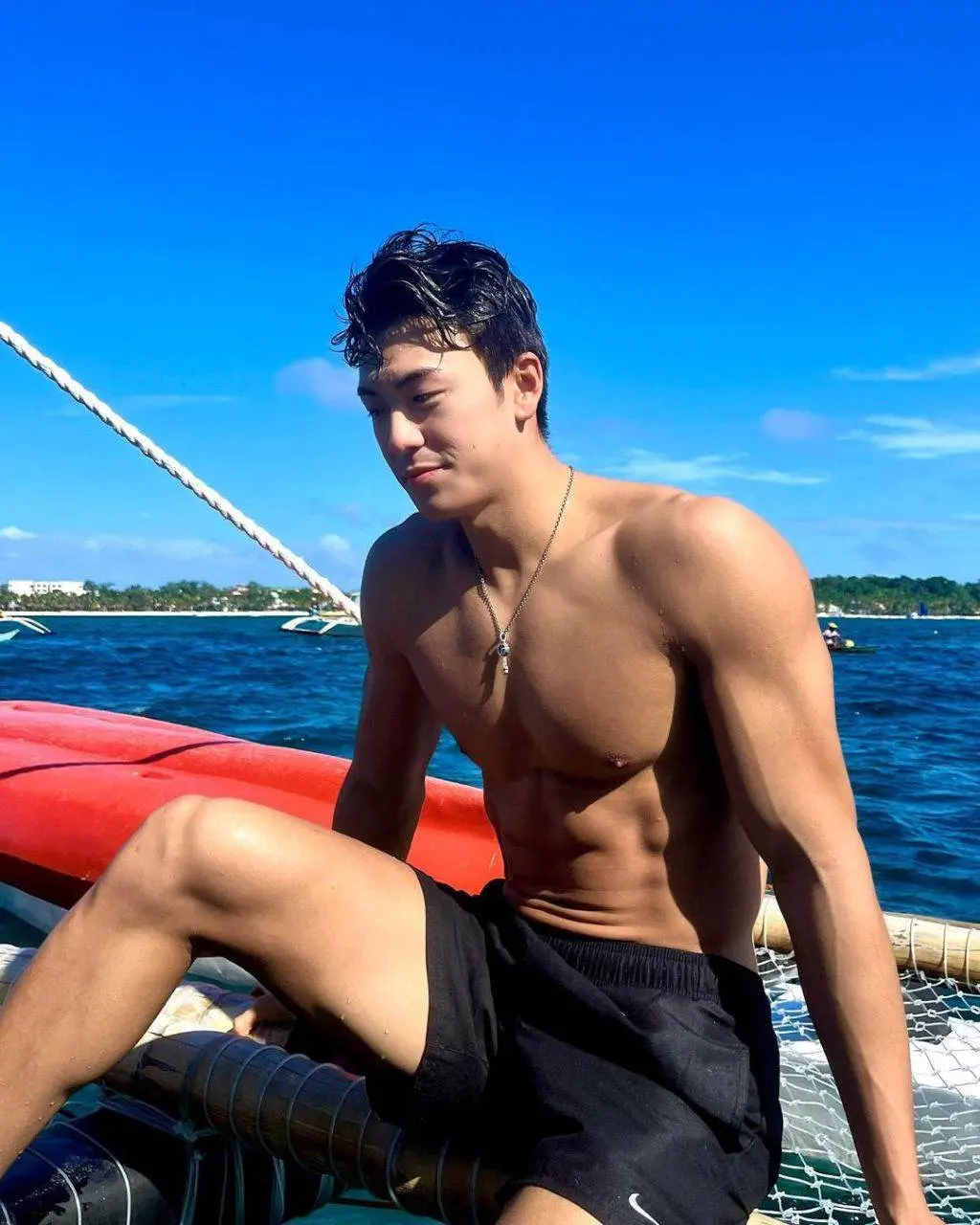 วารีแตกกระจาย