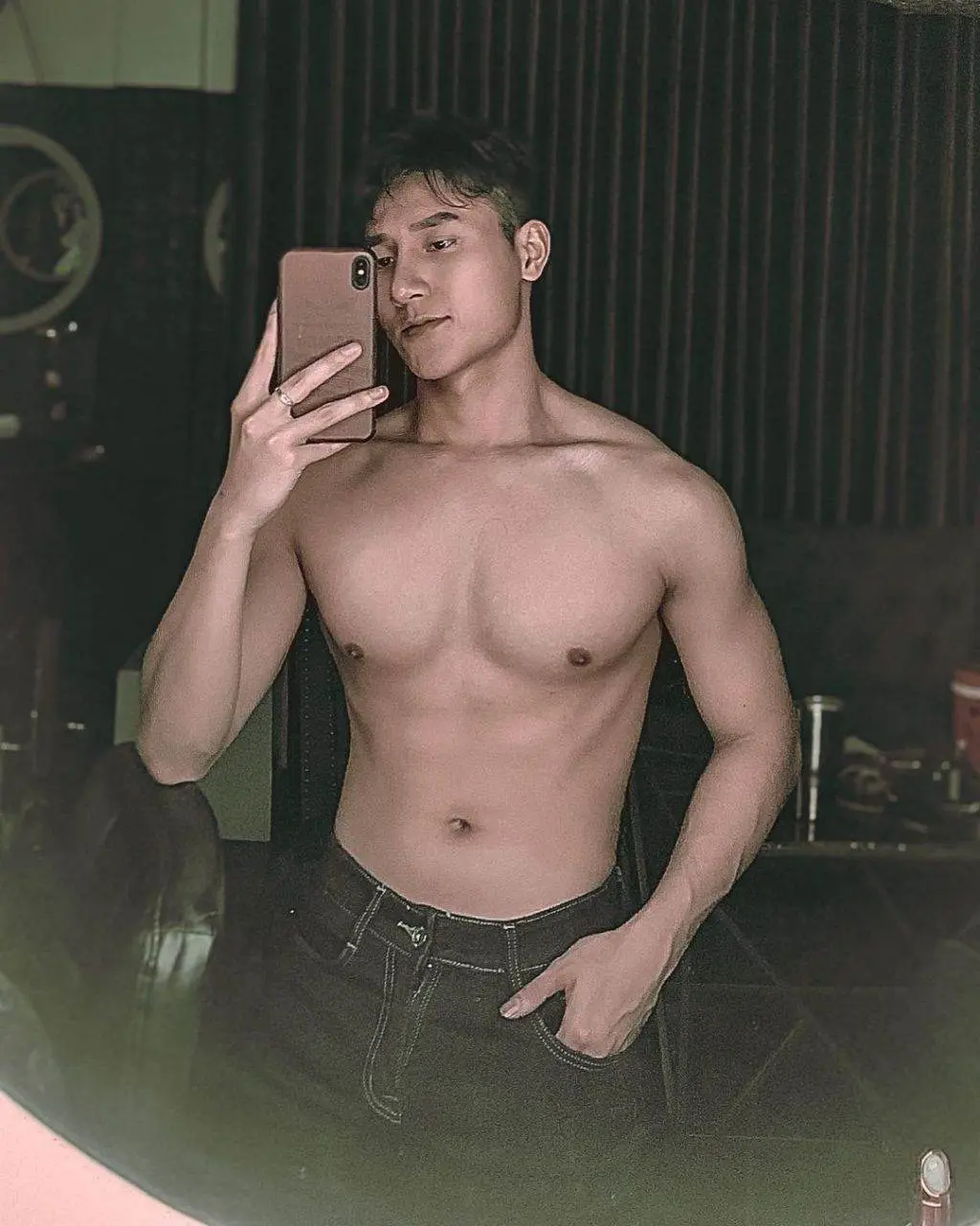 วารีแตกกระจาย
