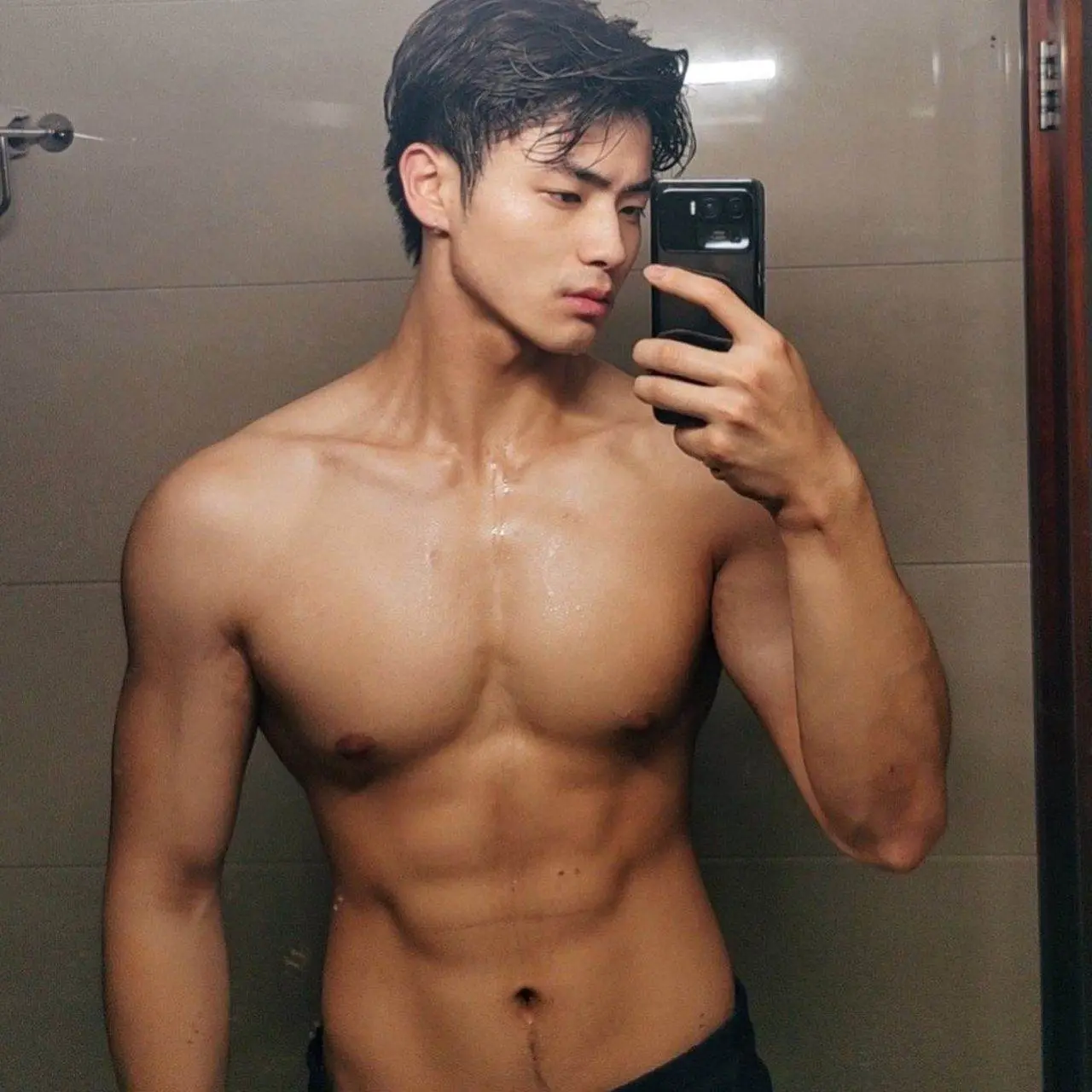 วารีแตกกระจาย