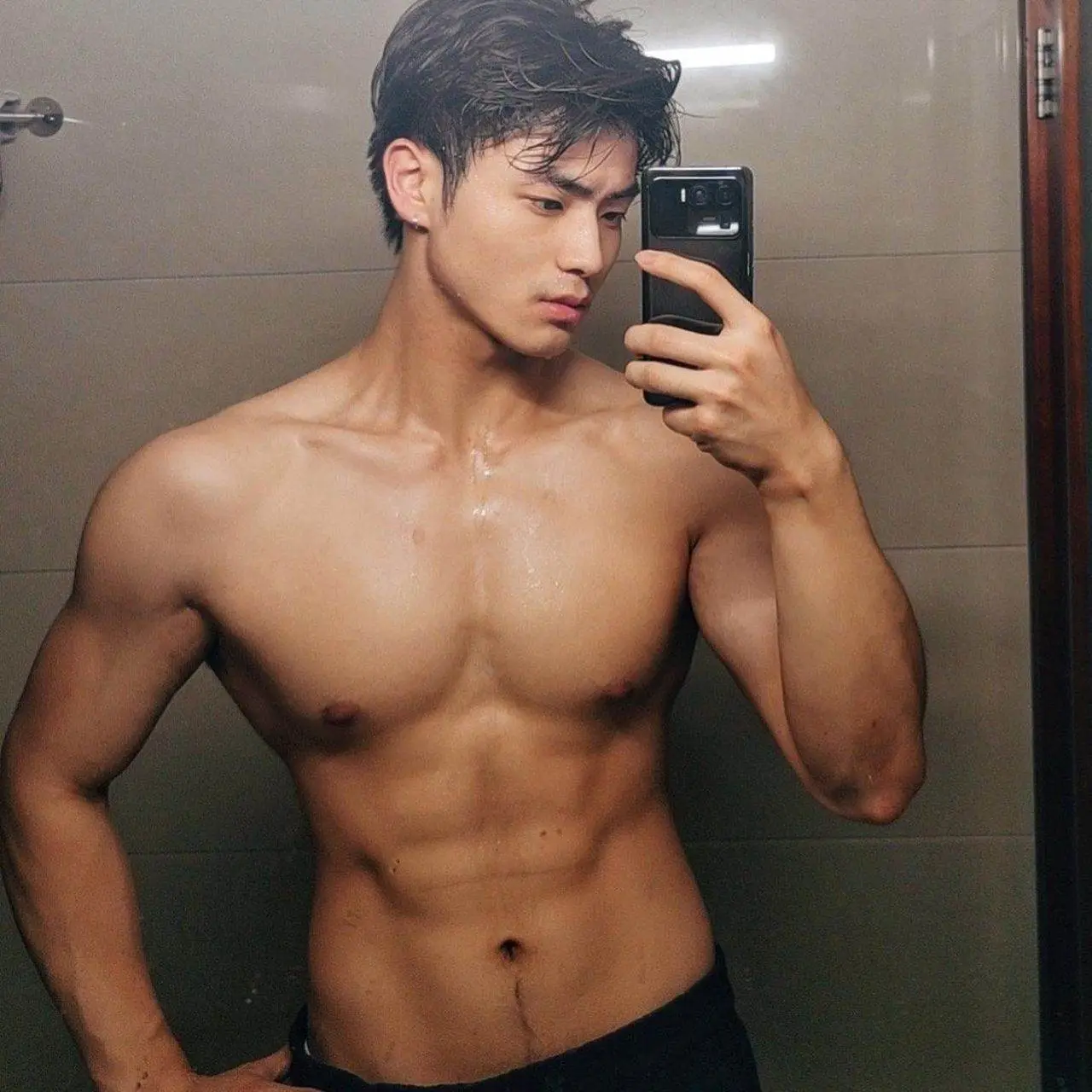 วารีแตกกระจาย
