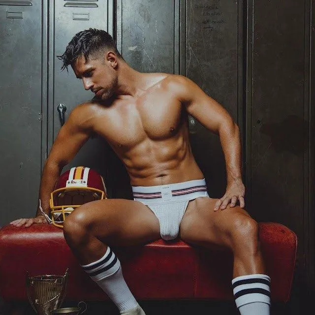 Hot men in underwear 672