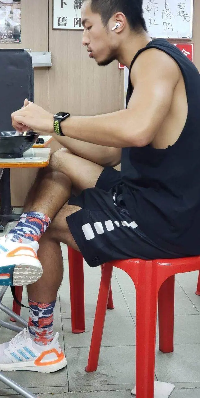 แอบถ่ายหนุ่มตี๋(รถไฟฟ้าใต้ดินฮ่องกง)