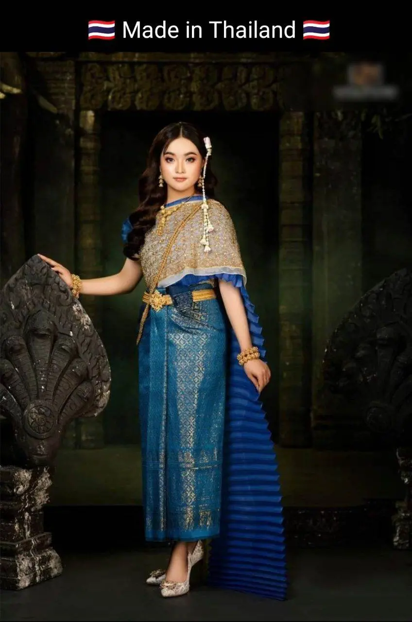 Cambodia wedding costume : ชุดไทยโดยนางแบบกัมพูชา: Khmer wedding dress. Cambodia history.Asean costume.
