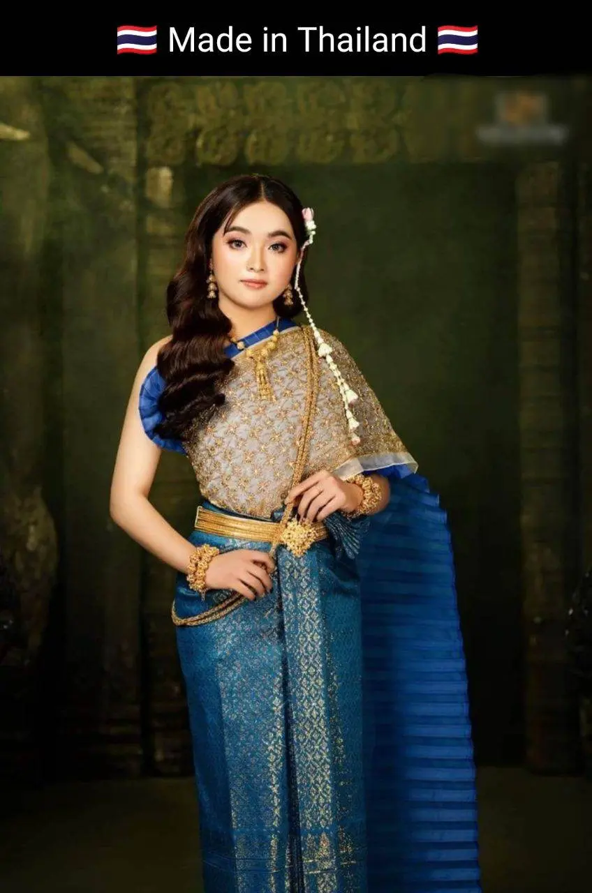 Cambodia wedding costume : ชุดไทยโดยนางแบบกัมพูชา: Khmer wedding dress. Cambodia history.Asean costume.