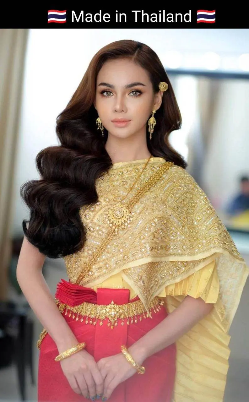 Cambodia wedding costume : ชุดไทยโดยนางแบบกัมพูชา: Khmer wedding dress. Cambodia history.Asean costume.