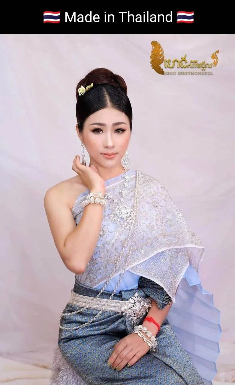 Cambodia wedding costume : ชุดไทยโดยนางแบบกัมพูชา: Khmer wedding dress. Cambodia history.Asean costume.