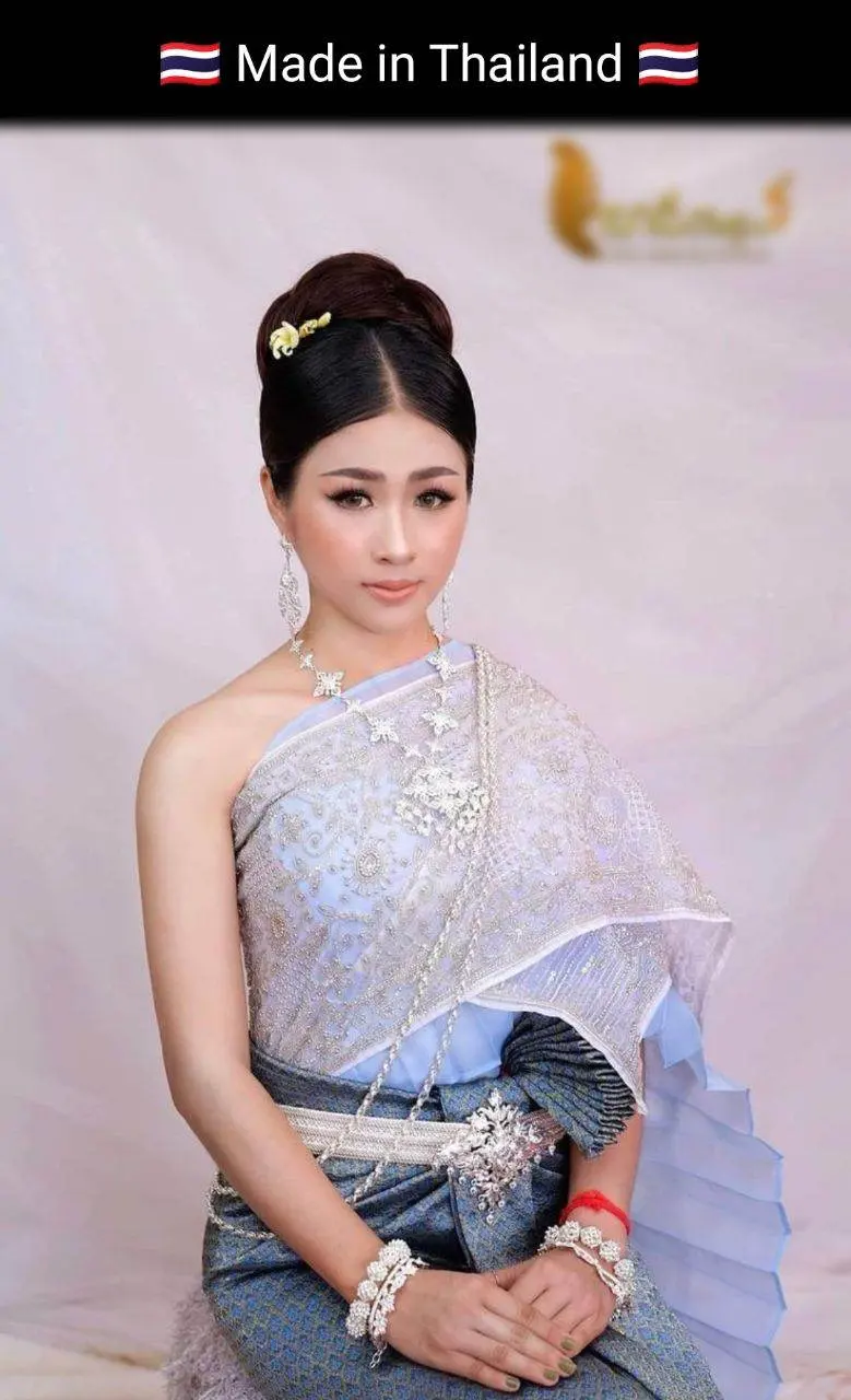 Cambodia wedding costume : ชุดไทยโดยนางแบบกัมพูชา: Khmer wedding dress. Cambodia history.Asean costume.