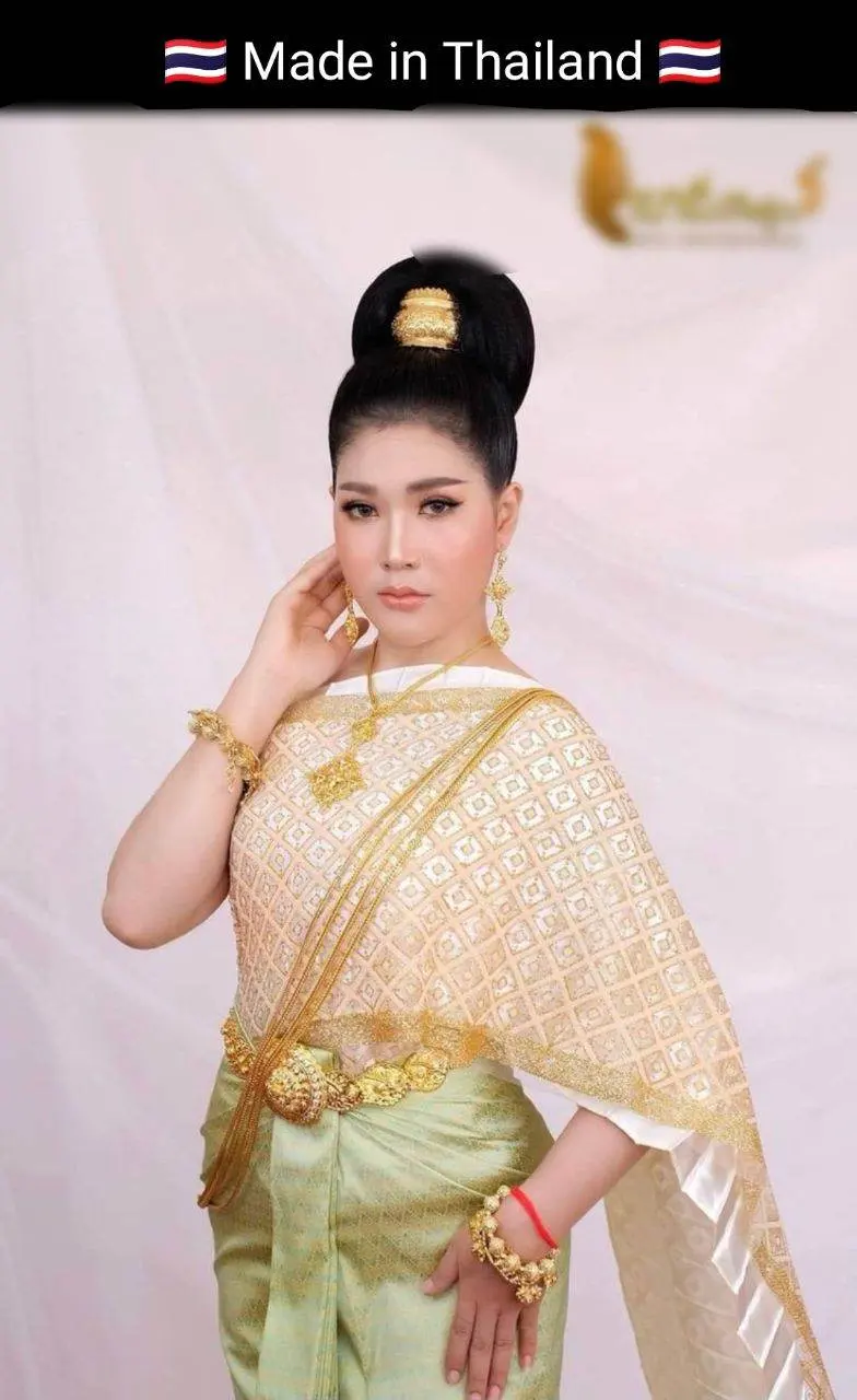 Cambodia wedding costume : ชุดไทยโดยนางแบบกัมพูชา: Khmer wedding dress. Cambodia history.Asean costume.