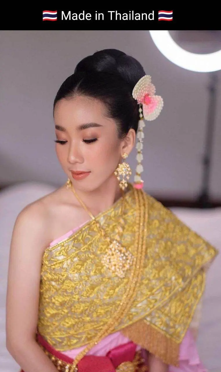 Cambodia wedding costume : ชุดไทยโดยนางแบบกัมพูชา: Khmer wedding dress. Cambodia history.Asean costume.