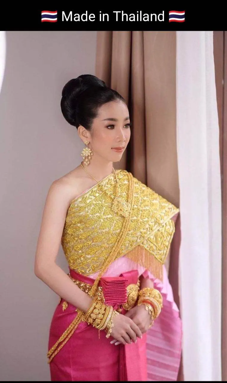 Cambodia wedding costume : ชุดไทยโดยนางแบบกัมพูชา: Khmer wedding dress. Cambodia history.Asean costume.