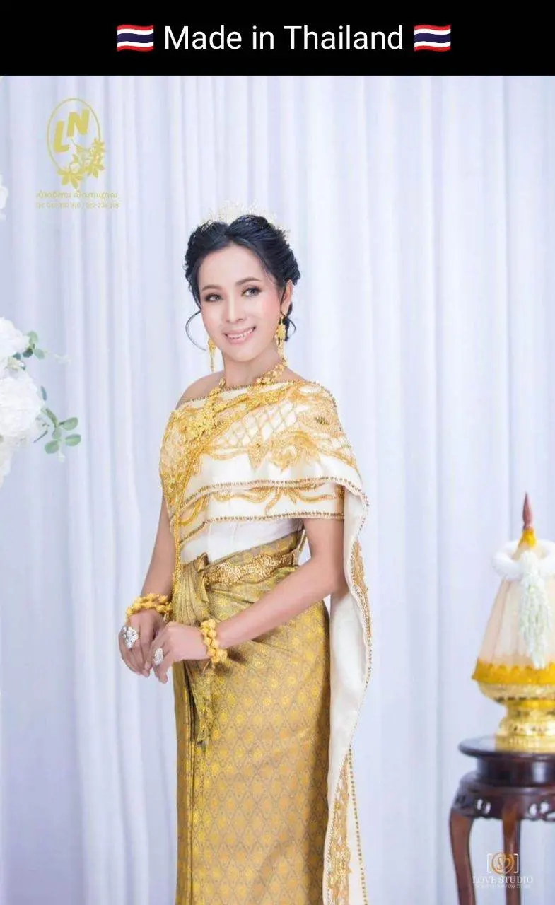 Cambodia wedding costume : ชุดไทยโดยนางแบบกัมพูชา: Khmer wedding dress. Cambodia history.Asean costume.