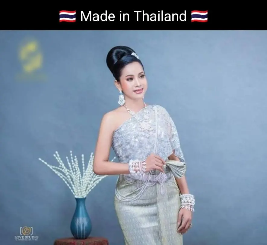 Cambodia wedding costume : ชุดไทยโดยนางแบบกัมพูชา: Khmer wedding dress. Cambodia history.Asean costume.