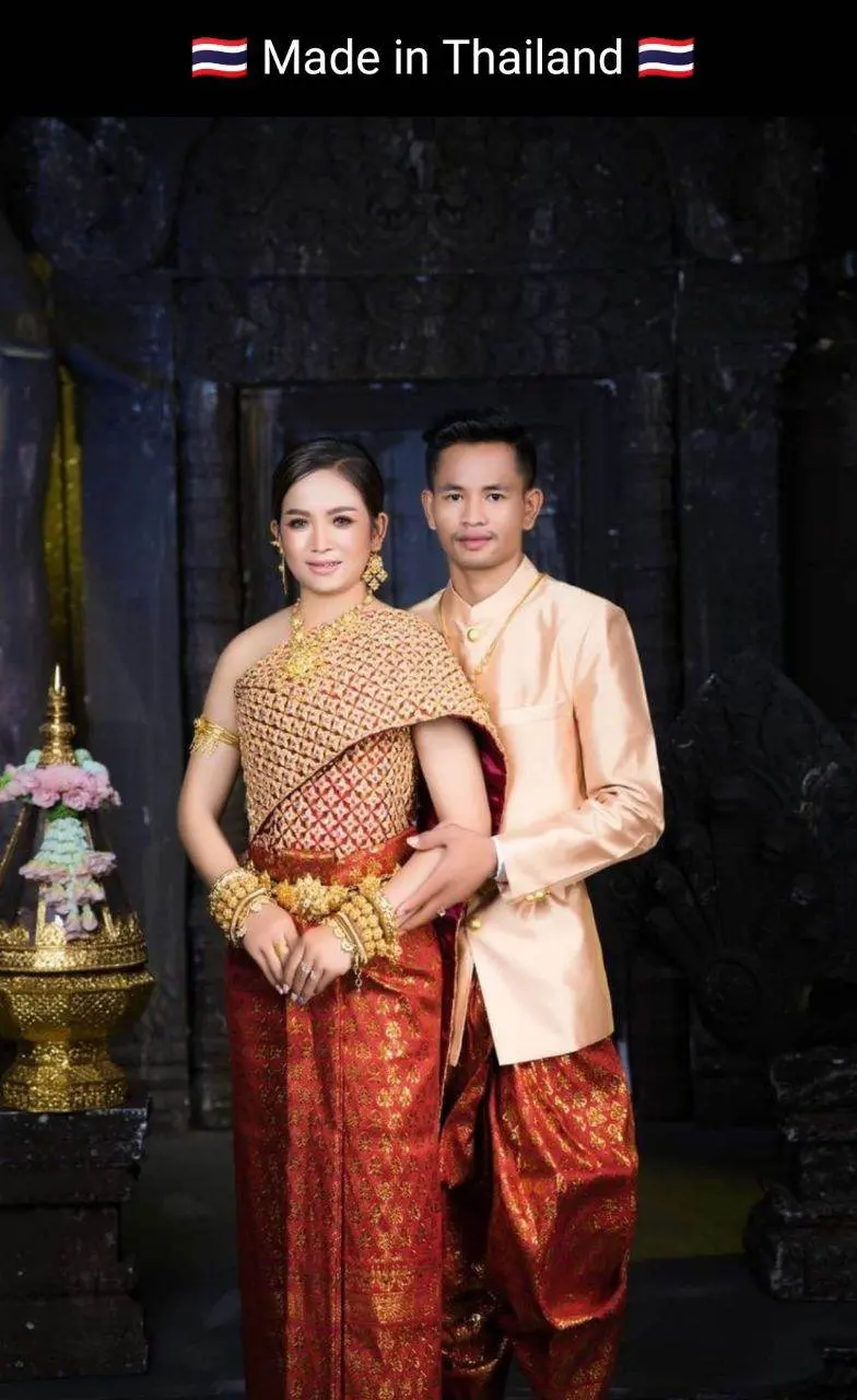 Cambodia wedding costume : ชุดไทยโดยนางแบบกัมพูชา: Khmer wedding dress. Cambodia history.Asean costume.