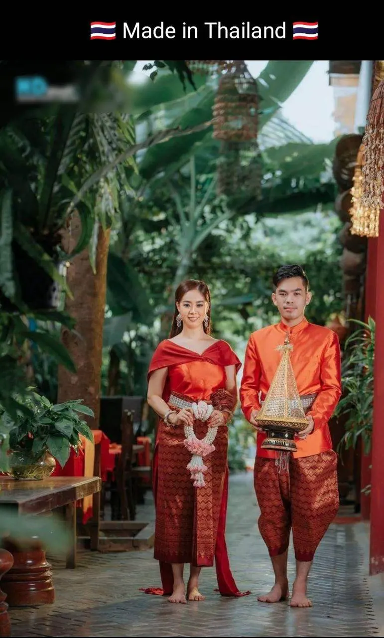 Cambodia wedding costume : ชุดไทยโดยนางแบบกัมพูชา: Khmer wedding dress. Cambodia history.Asean costume.