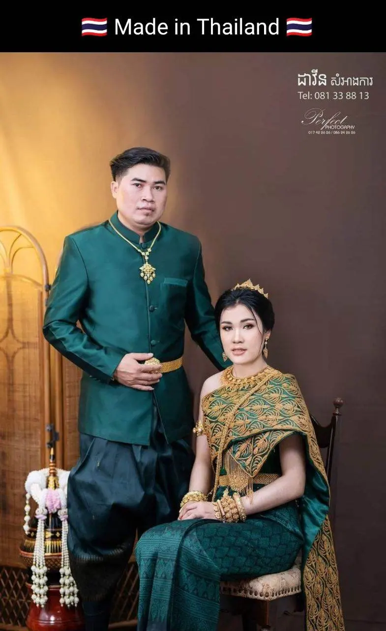 Cambodia wedding costume : ชุดไทยโดยนางแบบกัมพูชา: Khmer wedding dress. Cambodia history.Asean costume.