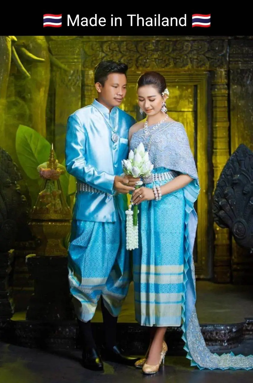 Cambodia wedding costume : ชุดไทยโดยนางแบบกัมพูชา: Khmer wedding dress. Cambodia history.Asean costume.