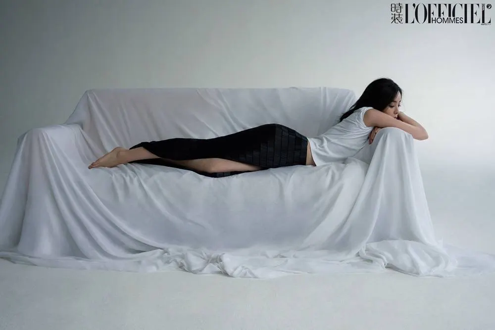 Gulinazha @ L&rsquo;Officiel Hommes China April 2023
