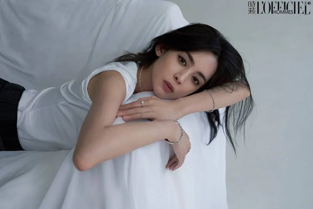 Gulinazha @ L&rsquo;Officiel Hommes China April 2023