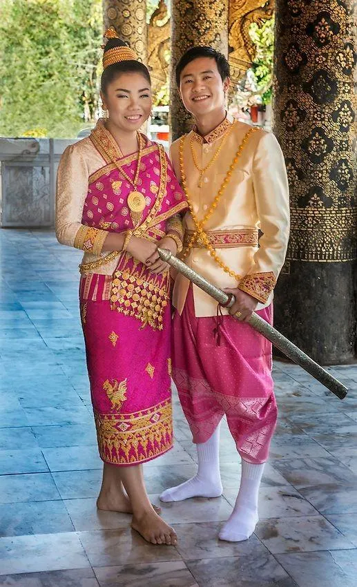 Laos national clothing. ชุดประจำชาติ สปป.ลาว