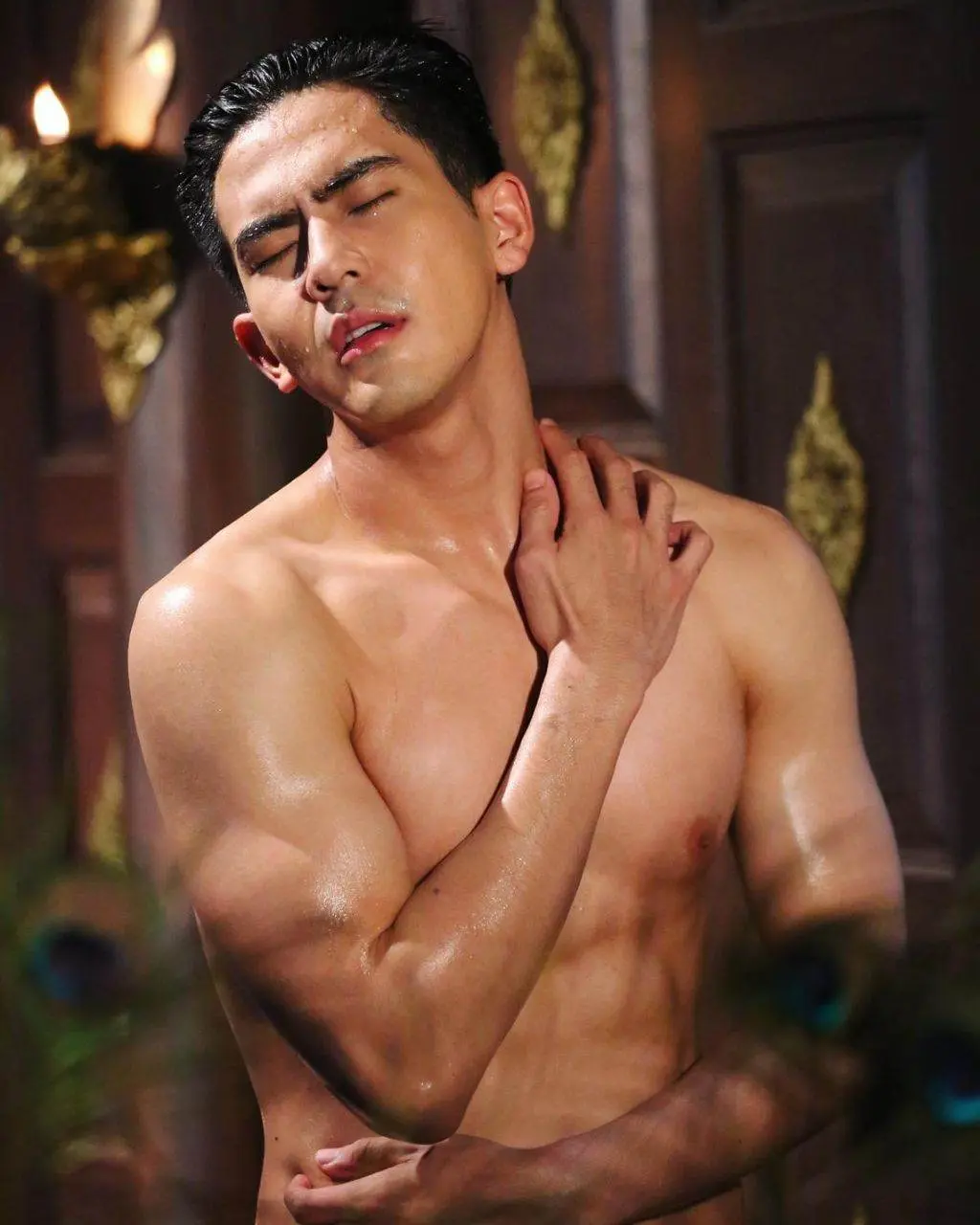 สามมีหน้าร้อน