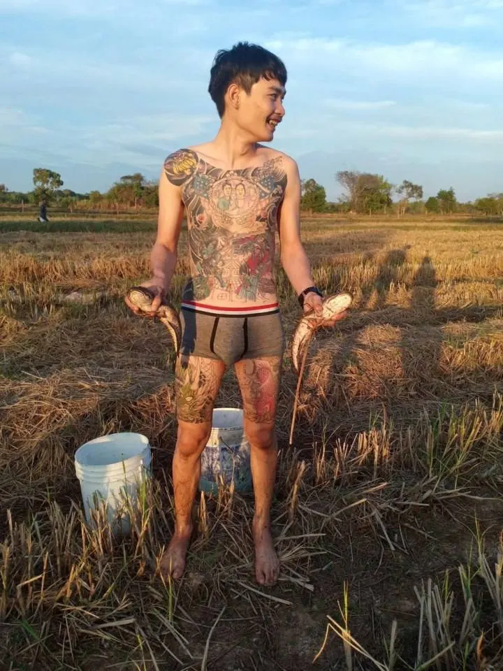 ผู้บ่าว..จับปลา