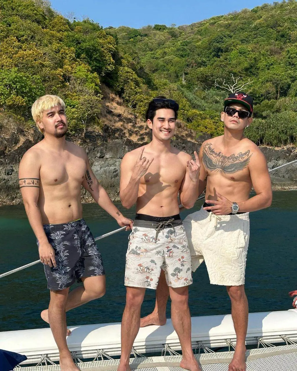 หนุ่มๆชุ่มฉ่ำ
