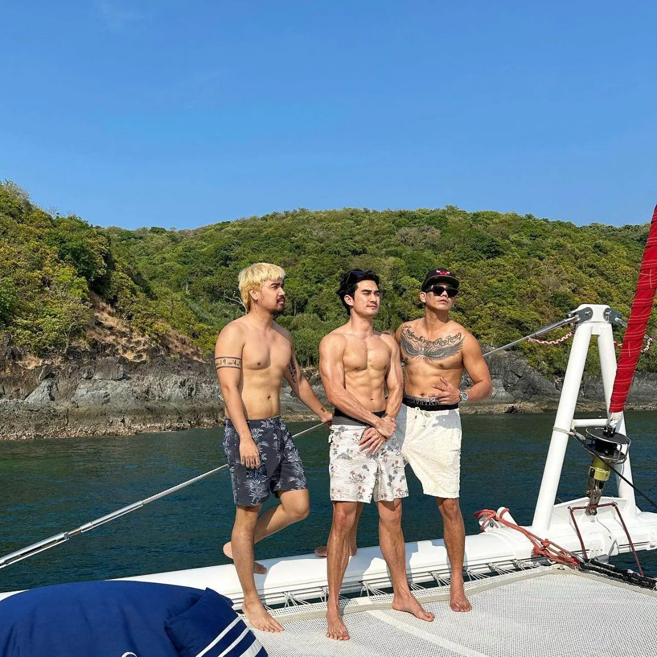 หนุ่มๆชุ่มฉ่ำ